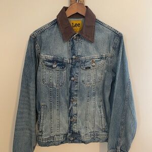 Lee Men's Light Blue Denim Jacket with Dark Brown Collar